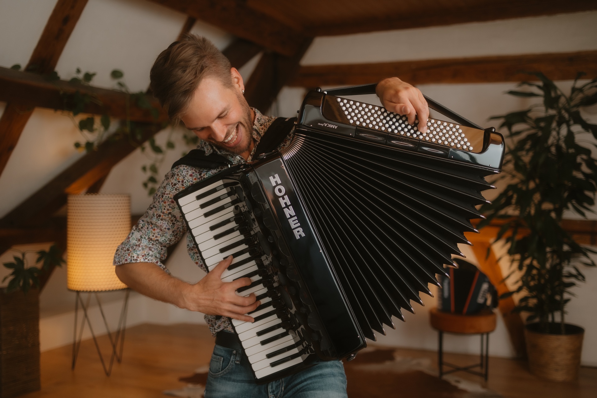 Matthias Matzke spielt Akkordeon